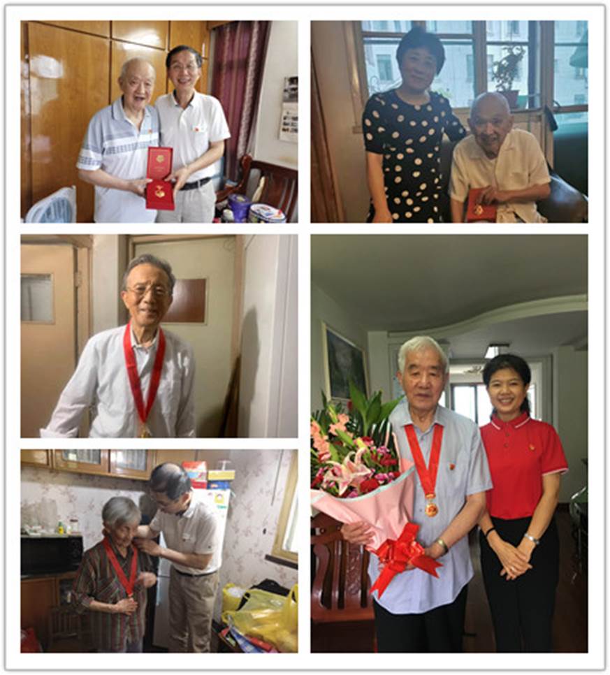 2021年6月24日bat365在线官网登录入口为王启华老党员颁发“光荣在党50年”纪念章（1）_副本